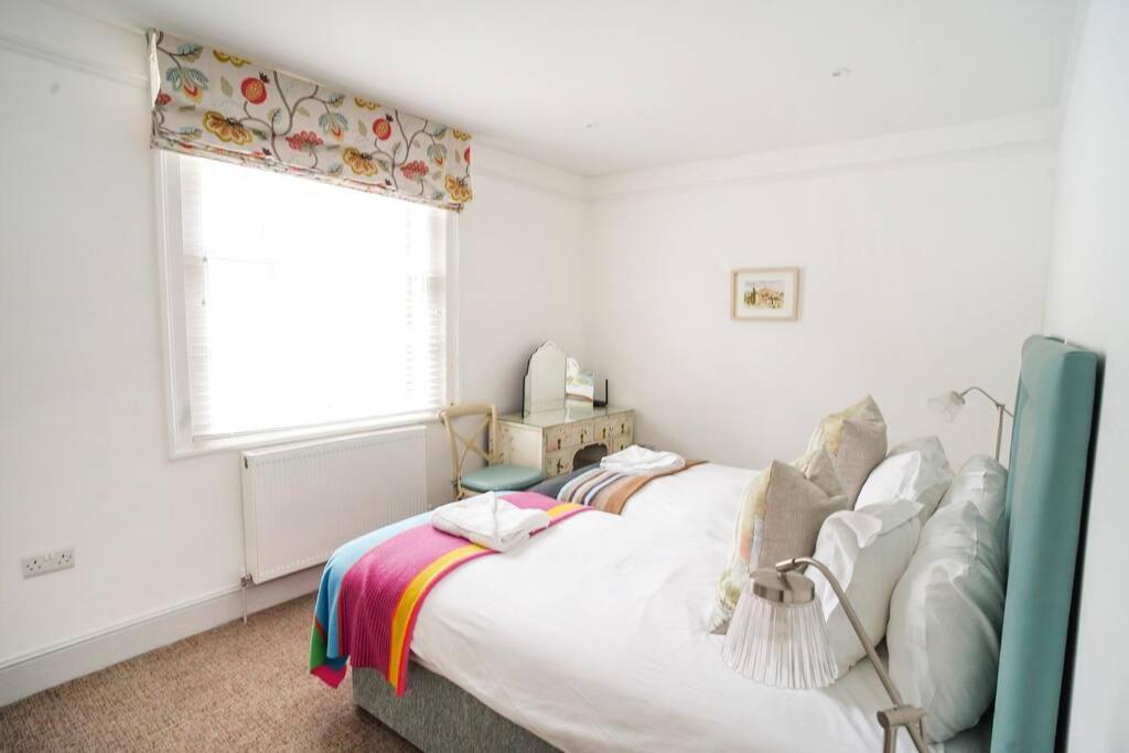 Paskins, Cowes - Sleeps 4 - 2 Bed - 2 Bath - Central Location Esterno foto