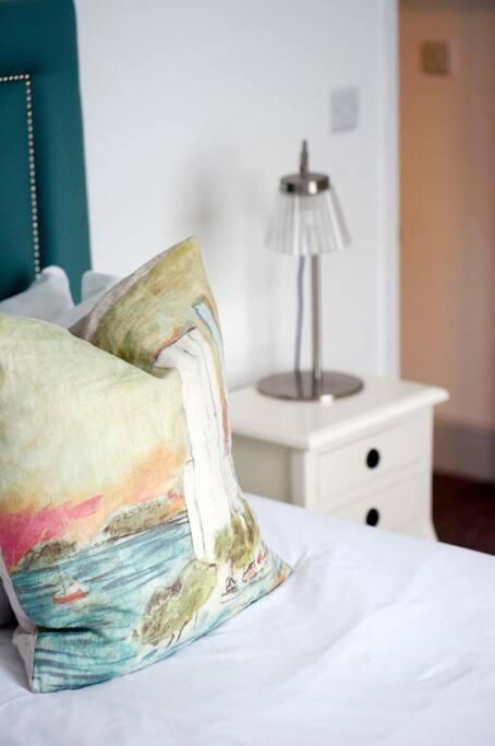 Paskins, Cowes - Sleeps 4 - 2 Bed - 2 Bath - Central Location Esterno foto